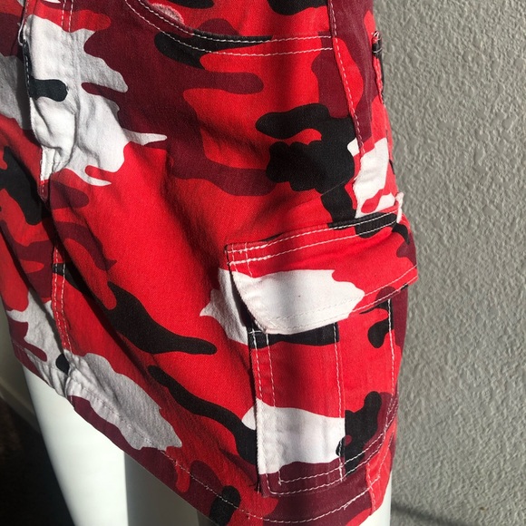 🖤❤️🤍PRETTY MINI CAMO SKIRT🤍❤️🖤 - Picture 3 of 7